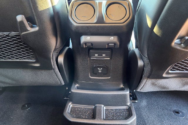 2027 Jeep Wrangler WRANGLER 4-DOOR SAHARA