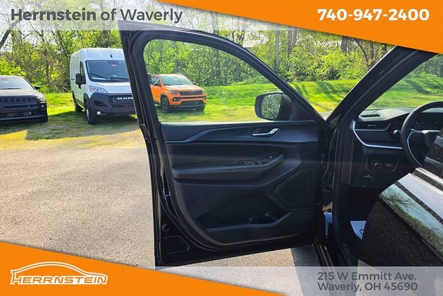 2026 Jeep Grand Cherokee GRAND CHEROKEE LAREDO X 4X4