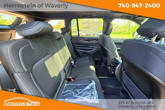 2026 Jeep Grand Cherokee GRAND CHEROKEE LAREDO X 4X4