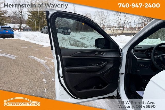 2025 Jeep Grand Cherokee Laredo X 4x4