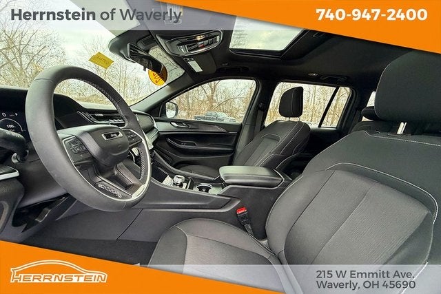 2025 Jeep Grand Cherokee Laredo X 4x4