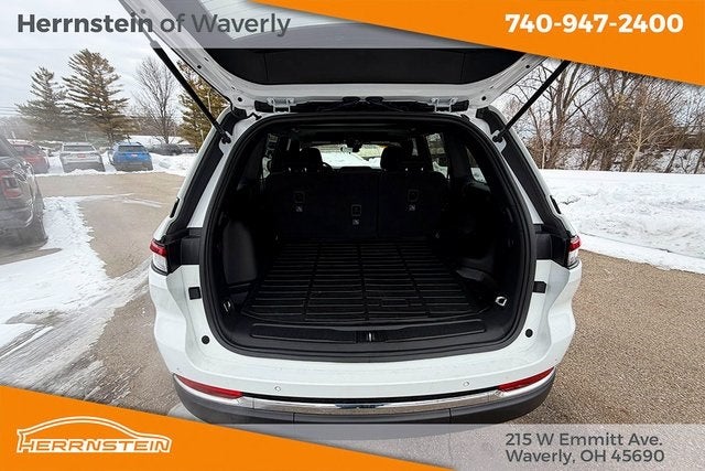 2025 Jeep Grand Cherokee Laredo X 4x4