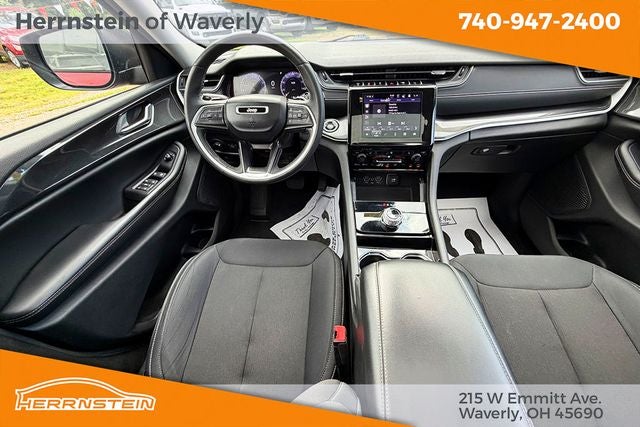 2023 Jeep Grand Cherokee Laredo 4x4