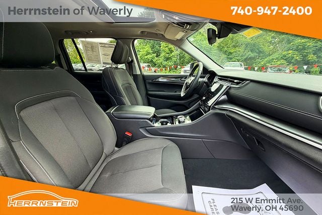 2023 Jeep Grand Cherokee Laredo 4x4