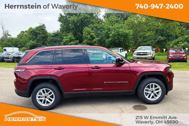 2023 Jeep Grand Cherokee Laredo 4x4