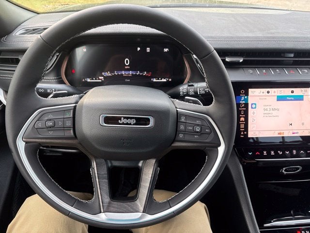 2027 Jeep Grand Cherokee GRAND CHEROKEE LAREDO ALTITUDE 4X4