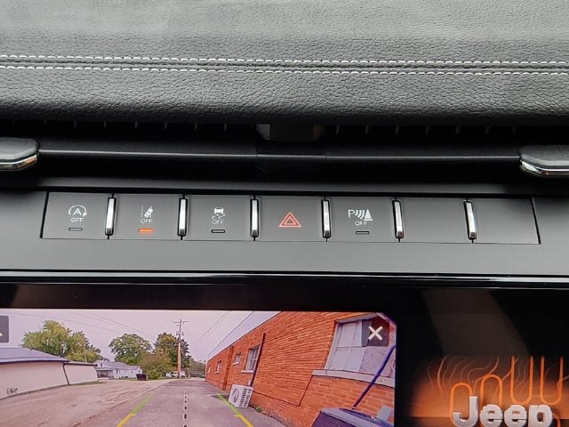 2027 Jeep Grand Cherokee GRAND CHEROKEE LAREDO ALTITUDE 4X4