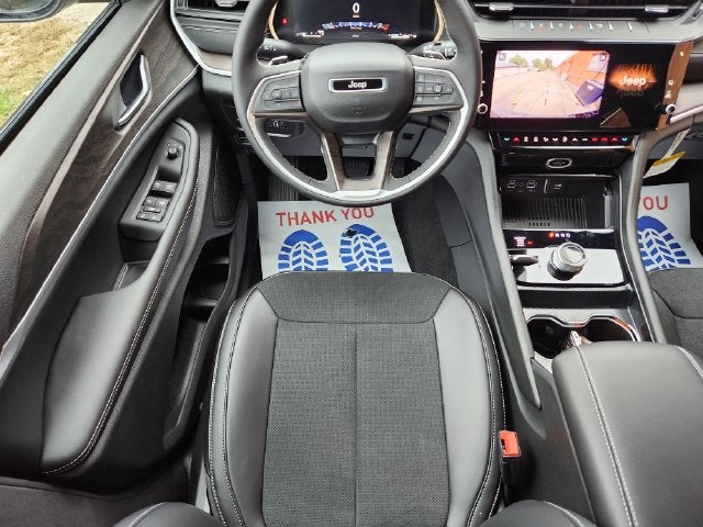 2027 Jeep Grand Cherokee GRAND CHEROKEE LAREDO ALTITUDE 4X4