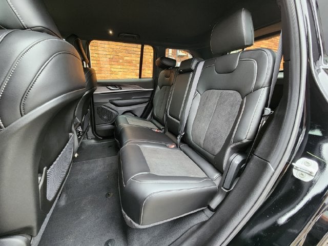 2027 Jeep Grand Cherokee GRAND CHEROKEE LAREDO ALTITUDE 4X4