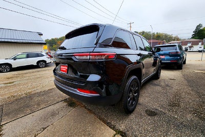 2027 Jeep Grand Cherokee GRAND CHEROKEE LAREDO ALTITUDE 4X4