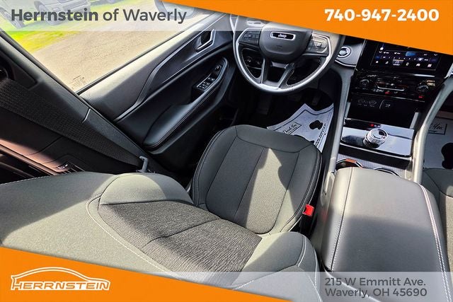 2025 Jeep Grand Cherokee GRAND CHEROKEE L LAREDO 4X4