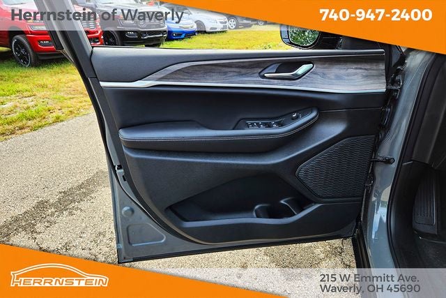 2027 Jeep Grand Cherokee GRAND CHEROKEE L LAREDO ALTITUDE 4X4