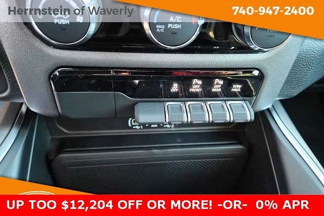 2025 RAM 1500 Tradesman Crew Cab 4x4 5'7' Box