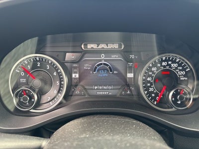 2022 RAM 1500 Laramie Crew Cab 4x4 5'7' Box