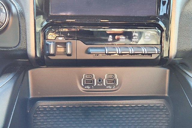 2021 RAM 1500 Laramie Crew Cab 4x4 5'7' Box
