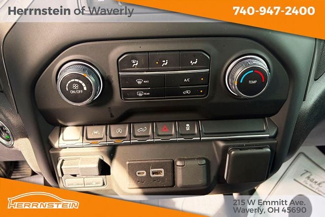 2023 Chevrolet Silverado 1500 4WD Crew Cab Short Bed Custom