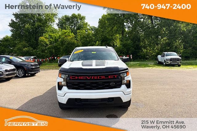 2023 Chevrolet Silverado 1500 4WD Crew Cab Short Bed Custom