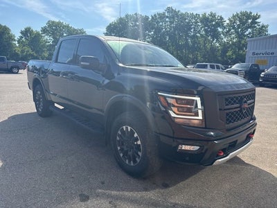 2021 Nissan TITAN Crew Cab PRO-4X 4x4