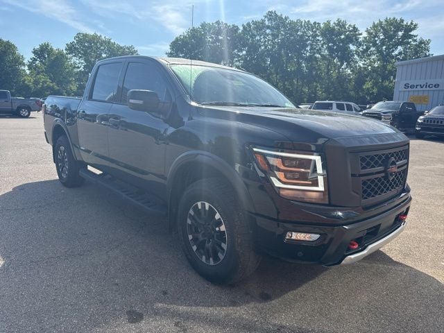 2021 Nissan TITAN Crew Cab PRO-4X 4x4