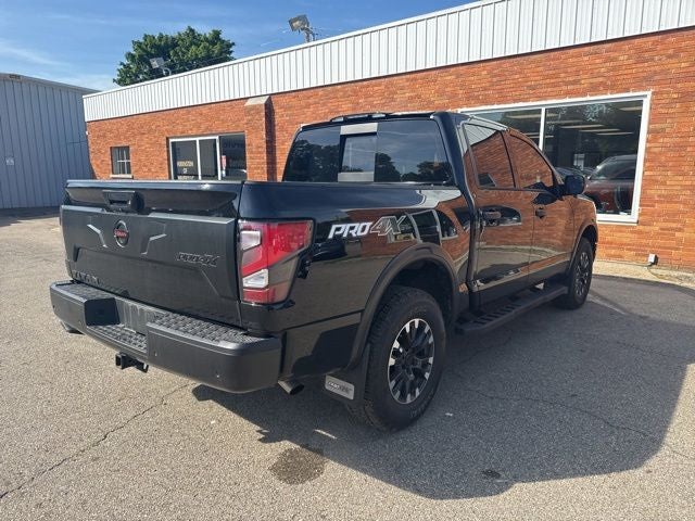 2021 Nissan TITAN Crew Cab PRO-4X 4x4