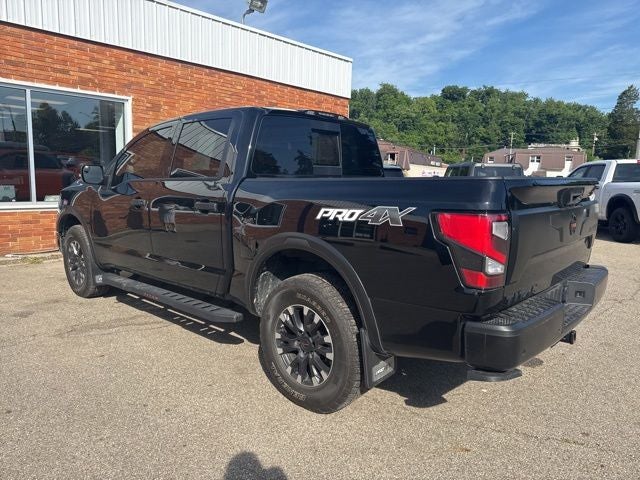 2021 Nissan TITAN Crew Cab PRO-4X 4x4
