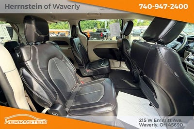 2022 Chrysler Pacifica Touring L
