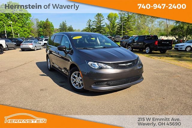 2022 Chrysler Voyager LX