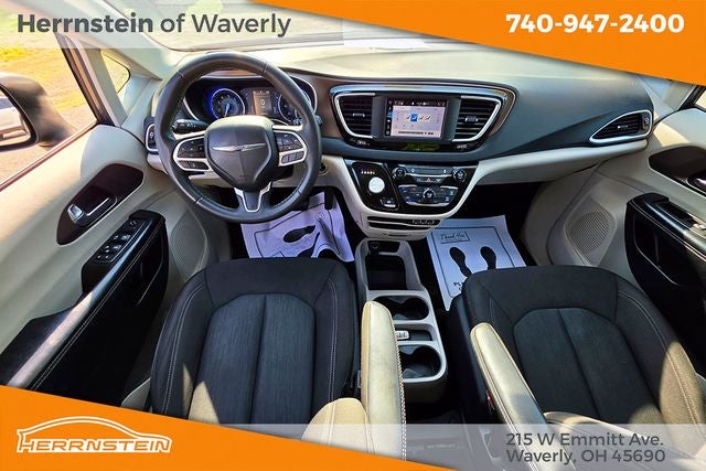 2022 Chrysler Voyager LX