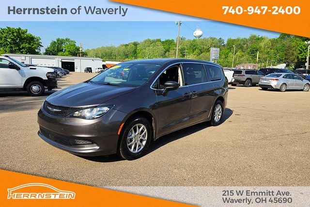 2022 Chrysler Voyager LX
