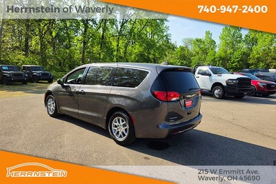 2022 Chrysler Voyager LX