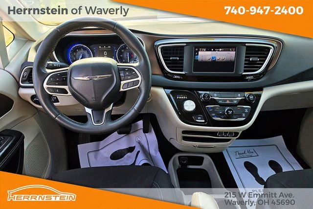 2022 Chrysler Voyager LX