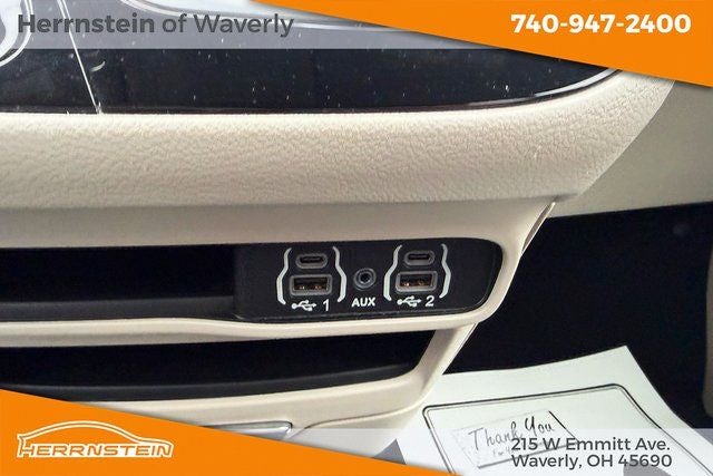 2023 Chrysler Voyager LX