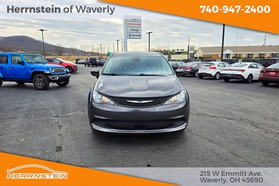 2023 Chrysler Voyager LX