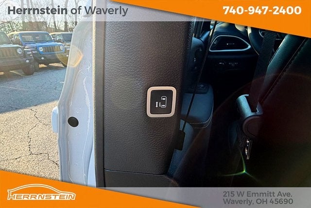 2026 Chrysler Voyager VOYAGER LX