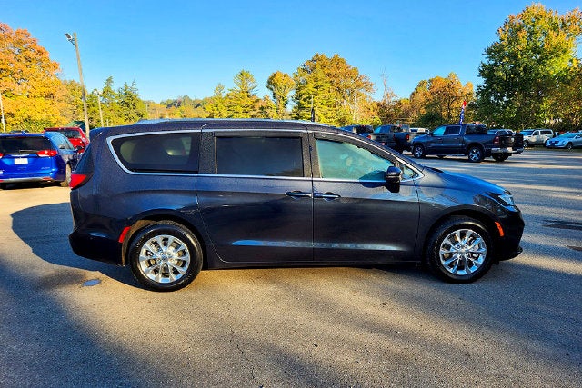 2021 Chrysler Pacifica Touring L AWD