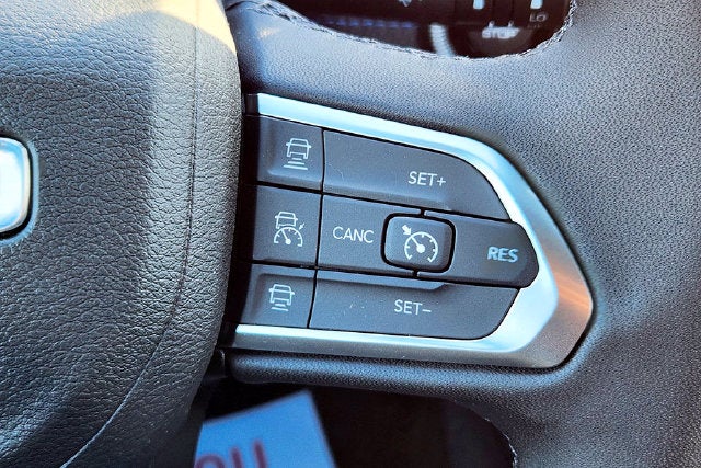 2027 Jeep Compass COMPASS LATITUDE ALTITUDE 4X4