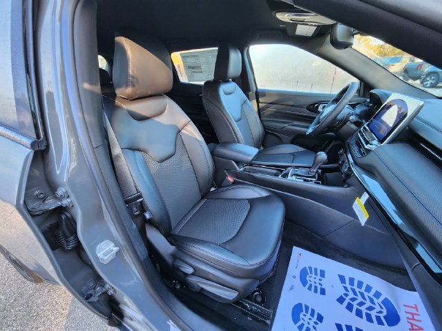 2027 Jeep Compass COMPASS LATITUDE ALTITUDE 4X4
