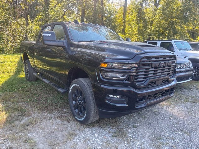 2027 RAM 2500 Pickup Tradesman/Black Express