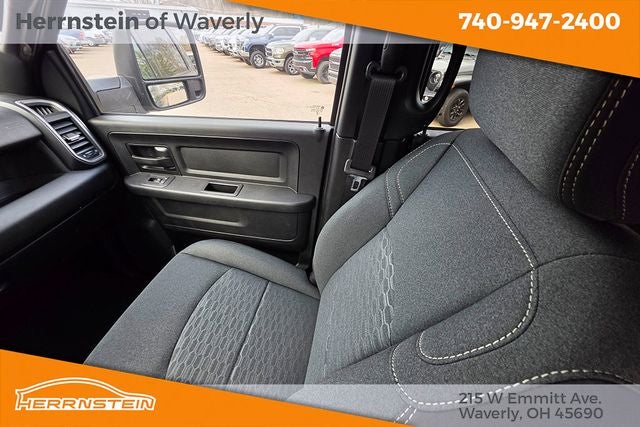 2026 RAM Ram 2500 RAM 2500 BLACK EXPRESS CREW CAB 4X4 6'4' BOX