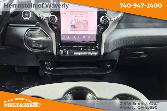 2026 RAM Ram 2500 RAM 2500 BLACK EXPRESS CREW CAB 4X4 6'4' BOX