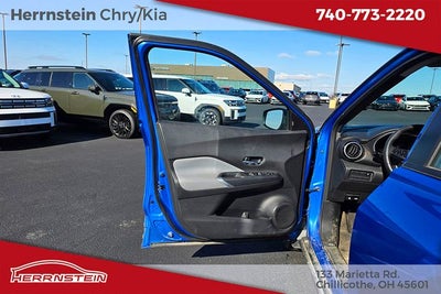 2024 Nissan Kicks SR Xtronic CVT