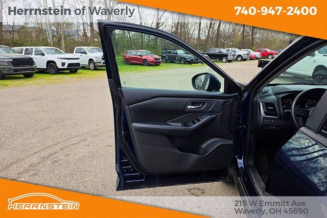 2024 Nissan Rogue SV FWD