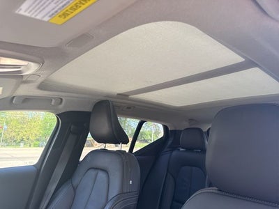 2024 Volvo XC40 B5 Plus Dark Theme