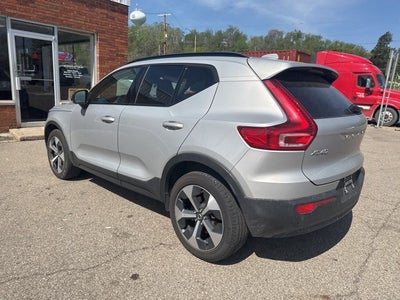 2024 Volvo XC40 B5 Plus Dark Theme