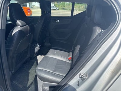 2024 Volvo XC40 B5 Plus Dark Theme